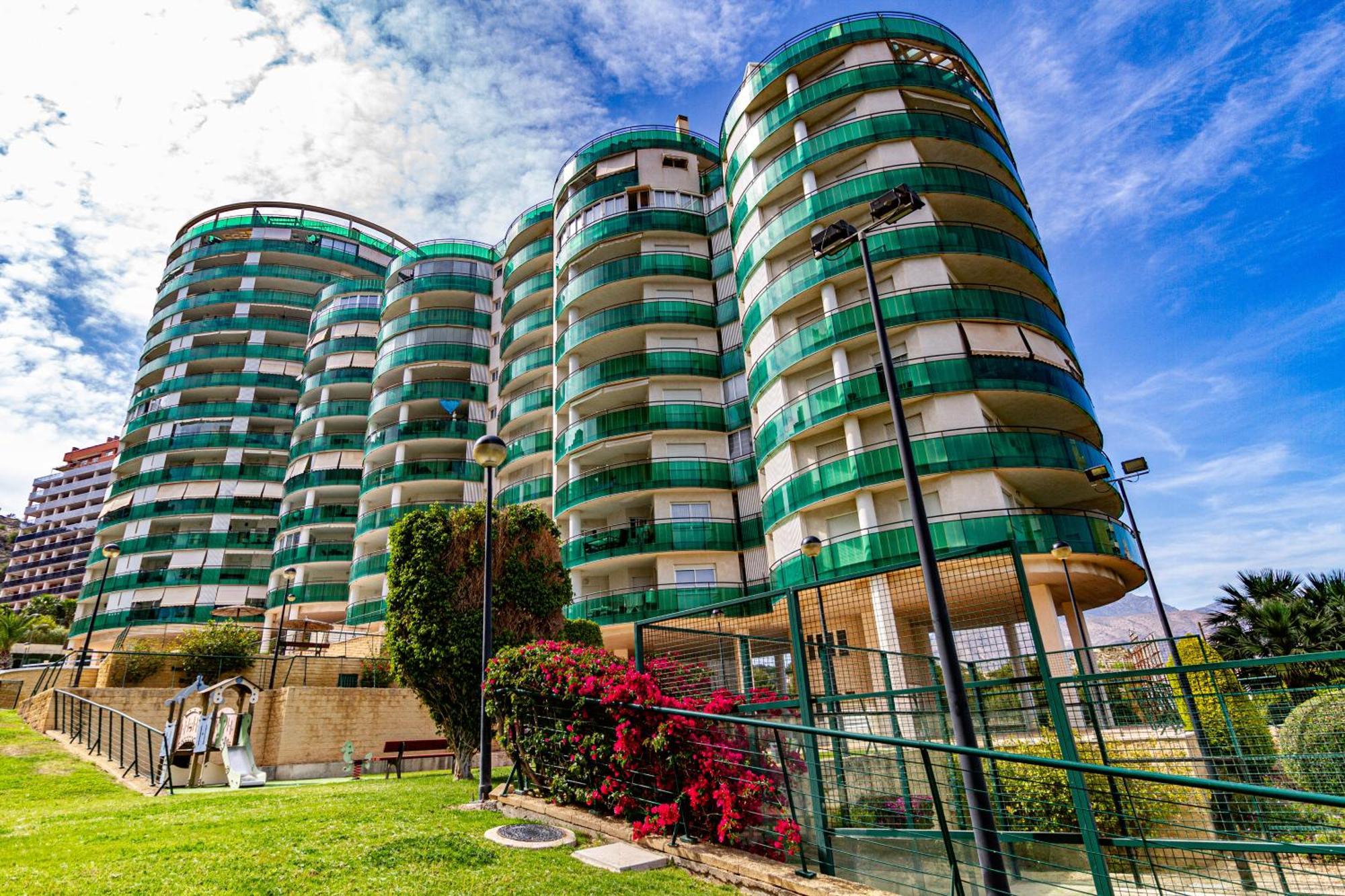 Apartment Vilapark With Pool, Free Parking, Terrace, Beach Benidorm Eksteriør billede